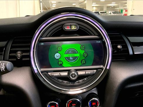 Used 2019 MINI Cooper S w/ Signature Upholstery Package image 33