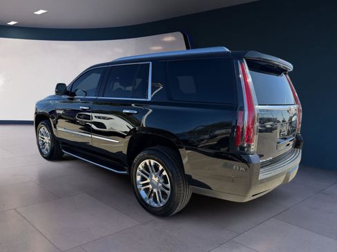 Used 2020 Cadillac Escalade 2WD image 3