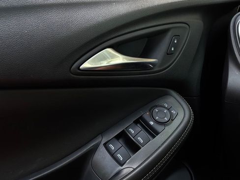 Used 2025 Buick Encore GX Preferred FWD image 19