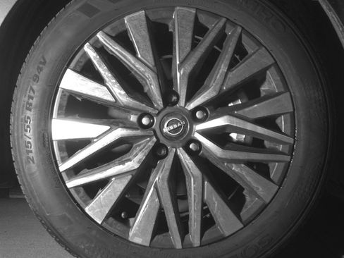 Used 2025 Nissan Altima 2.5 SV image 13