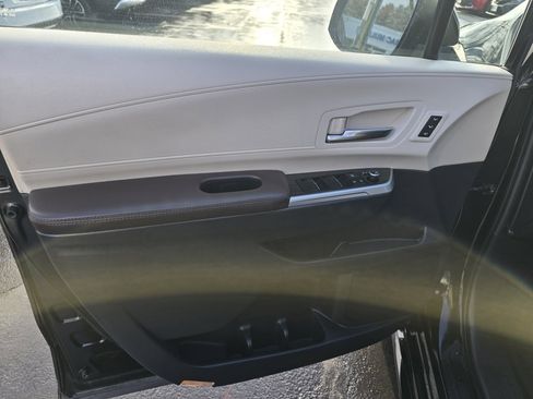 Certified 2022 Toyota Sienna Platinum image 16