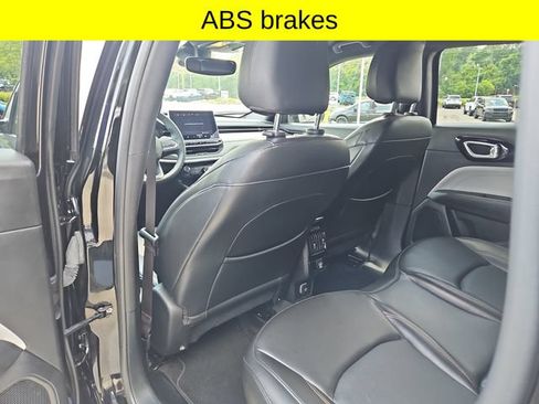 Used 2023 Jeep Compass Limited AWD/4WD image 25