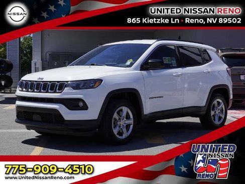 Used 2024 Jeep Compass Latitude AWD/4WD image 1