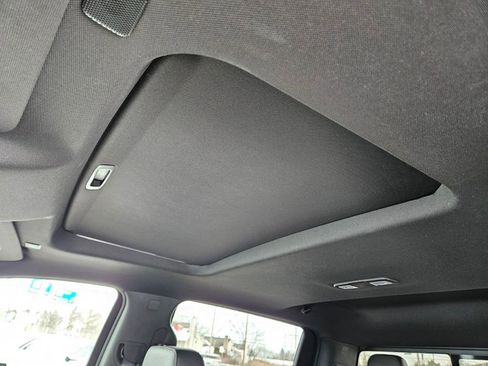 Used 2022 GMC Sierra 1500 AT4 w/ AT4 Premium Package image 17