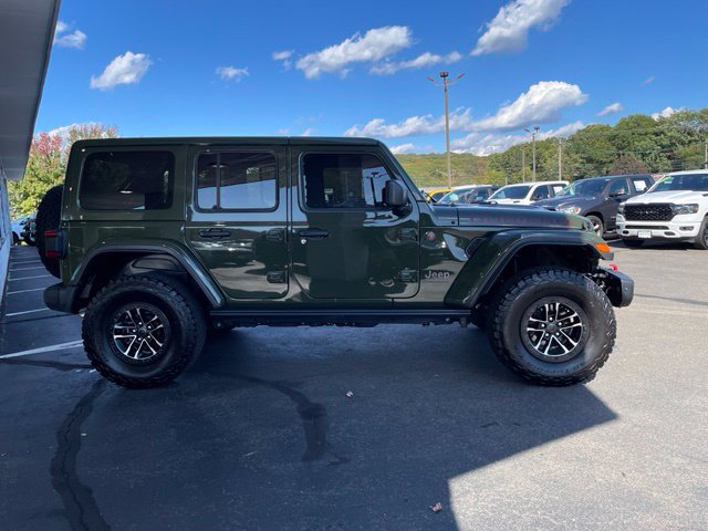 Used 2024 Jeep Wrangler Unlimited Rubicon AWD/4WD image 4