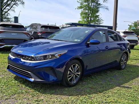 Certified 2024 Kia Forte LXS FWD image 3