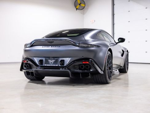 Used 2022 Aston Martin V8 Vantage Coupe RWD image 4