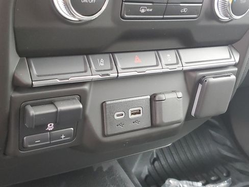 New 2025 GMC Sierra 3500 Pro w/ Convenience Package image 22