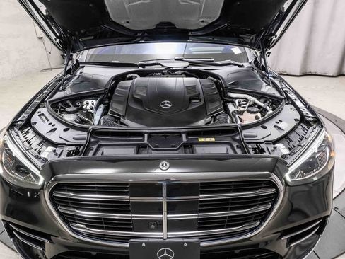 Certified 2022 Mercedes-Benz S 580 4MATIC Sedan w/ AMG Line Package image 27