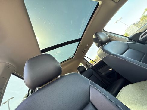 Used 2021 Volkswagen Atlas SE w/ Panoramic Sunroof Package FWD image 15
