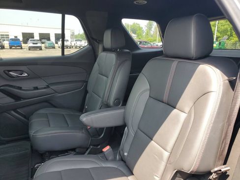 Used 2023 Chevrolet Traverse RS w/ LPO, Floor Liner Package FWD image 28