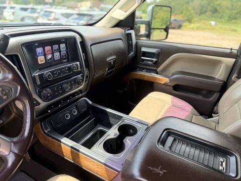 Used 2017 Chevrolet Silverado 1500 LTZ w/ LTZ Plus Package AWD/4WD image 17