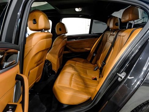 Used 2019 BMW 540i w/ M Sport Package image 25