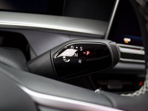 New 2026 Volkswagen Tiguan SE image 18