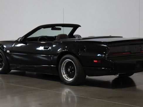 Used 1992 Pontiac Firebird Convertible RWD image 27