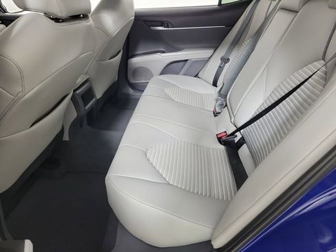Used 2023 Toyota Camry SE FWD image 12
