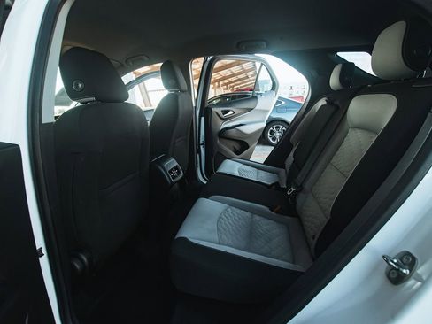 Used 2018 Chevrolet Equinox LS image 16