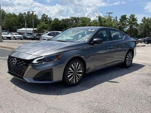 Used 2026 Nissan Altima 2.5 SV FWD image 3