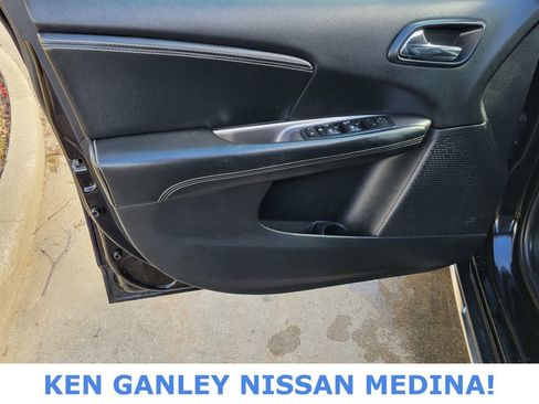 Used 2017 Dodge Journey Crossroad w/ Popular Equipment Group image 39