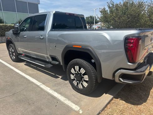 Used 2025 GMC Sierra 2500 Denali w/ Denali Reserve Package AWD/4WD image 4