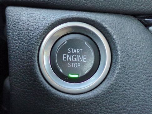 Used 2025 Cadillac XT4 Premium Luxury image 26