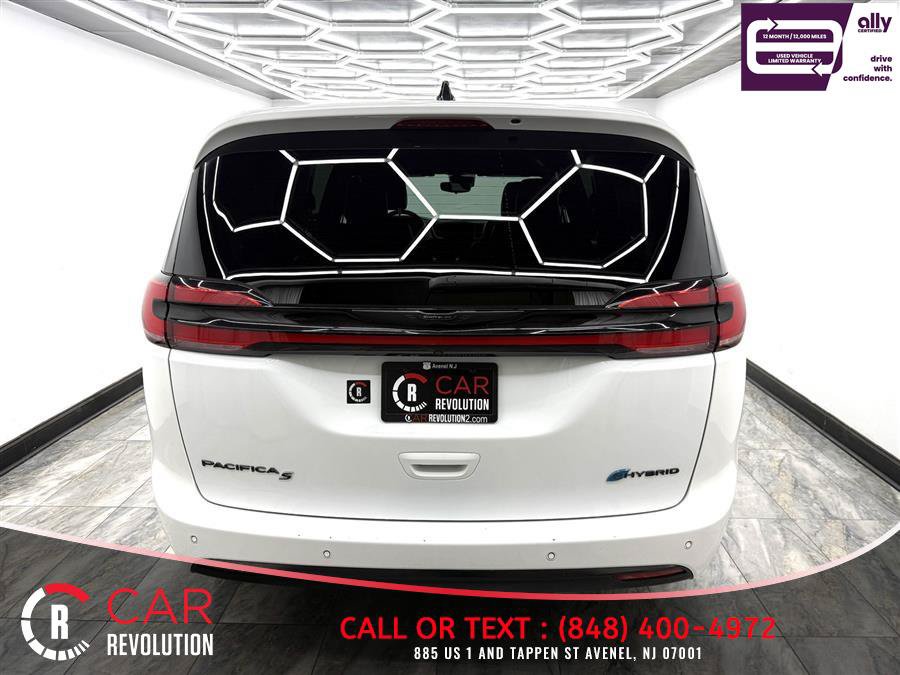 Used 2024 Chrysler Pacifica Limited FWD image 5