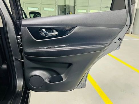 Used 2020 Nissan Rogue SL image 33