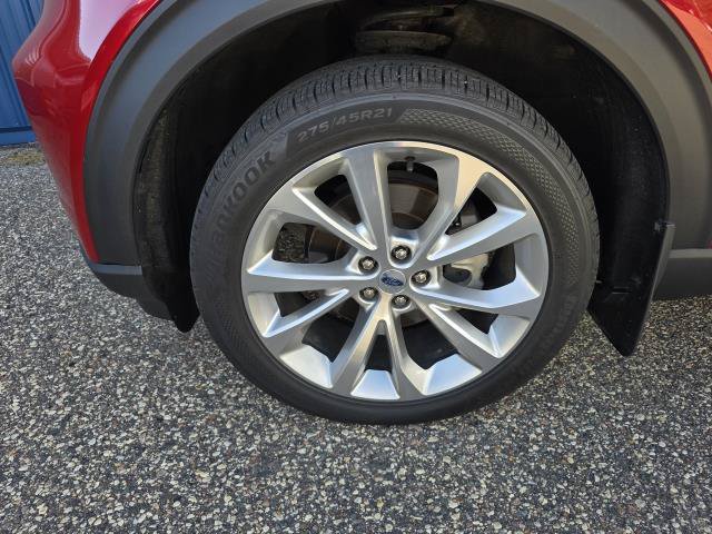 Used 2022 Ford Explorer Platinum w/ Equipment Group 601A AWD/4WD image 38
