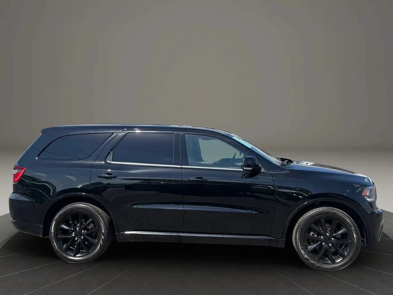 Used 2017 Dodge Durango R/T w/ Blacktop Package AWD/4WD image 6
