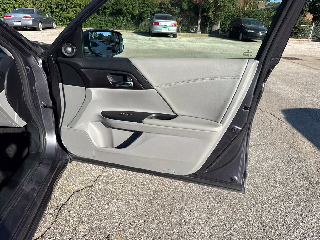 Used 2015 Honda Accord EX-L image 43