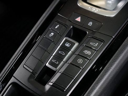 Certified 2019 Porsche 911 Carrera T w/ Carrera T Interior Package RWD image 19
