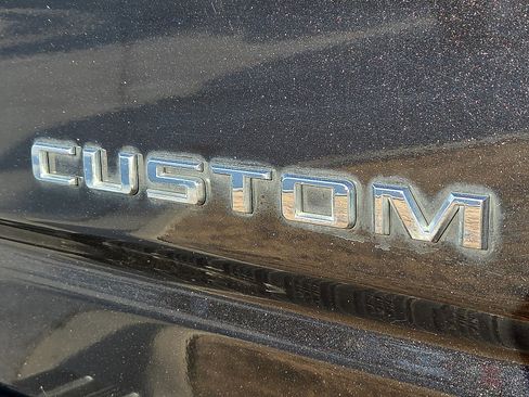 Used 2022 Chevrolet Silverado 2500 Custom w/ Custom Value Package image 22