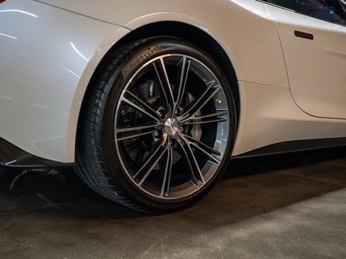 Used 2014 Aston Martin Vanquish Coupe RWD image 19