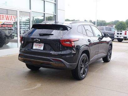 Used 2025 Chevrolet Trax ACTIV w/ Sunroof Package