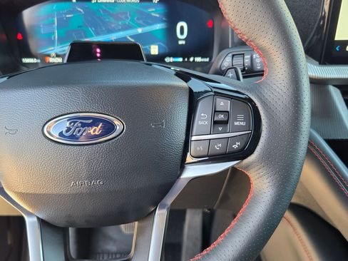 Used 2025 Ford Explorer ST image 23