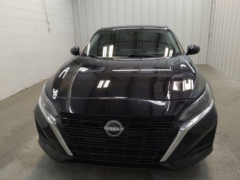 Used 2023 Nissan Altima 2.5 SV w/ SV Premium Package FWD image 15