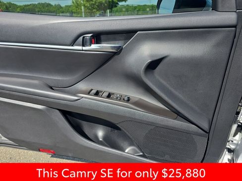 Used 2024 Toyota Camry SE image 34
