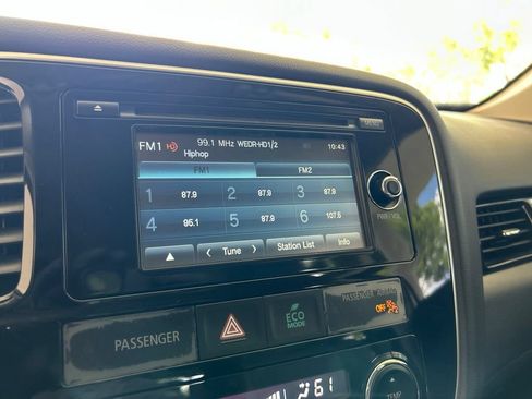 Used 2015 Mitsubishi Outlander SE FWD image 7
