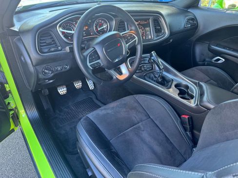 Used 2015 Dodge Challenger R/T Scat Pack w/ Leather Interior Group RWD image 20