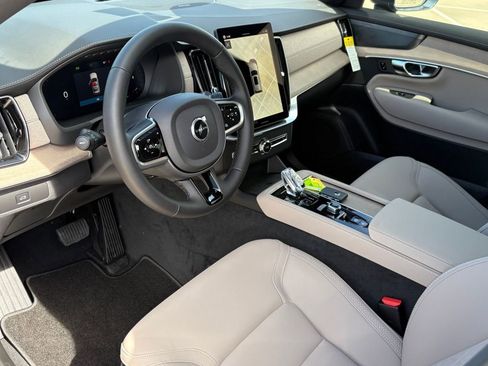 New 2026 Volvo XC90 B6 Plus w/ Protection Package Premier AWD/4WD image 13