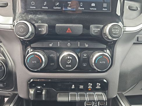 Used 2023 RAM 1500 Big Horn AWD/4WD image 24