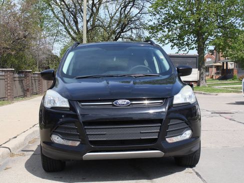 Used 2016 Ford Escape SE w/ Equipment Group 201A FWD image 3
