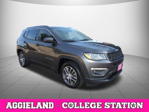 Used 2020 Jeep Compass Latitude FWD image 3