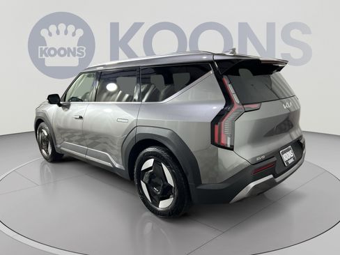 Used 2024 Kia EV9 Wind AWD/4WD image 4