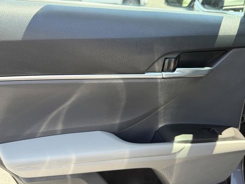 Used 2022 Toyota Camry SE image 24