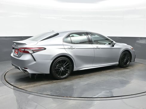 Used 2023 Toyota Camry XSE image 6