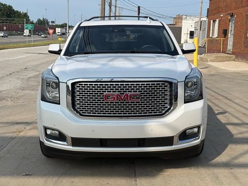 Used 2017 GMC Yukon Denali w/ Open Road Package AWD/4WD image 2