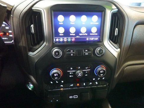 Used 2020 Chevrolet Silverado 2500 LTZ w/ LTZ Plus Package image 17