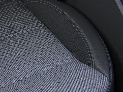 New 2025 Chevrolet Trax LT w/ LT Convenience Package image 21