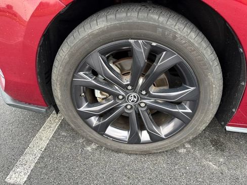 Used 2024 Toyota Sienna XSE w/ XSE Plus Package FWD image 11